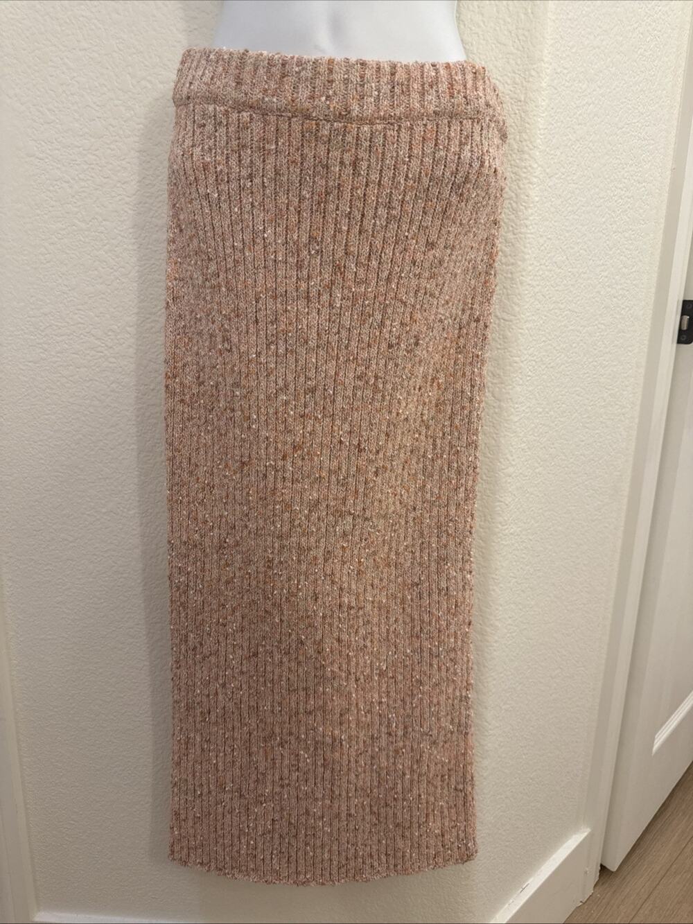 ST JOHN Pencil Maxi Skirt - Beige Pink / Salmon Tweed Knit - Excellent - Size S